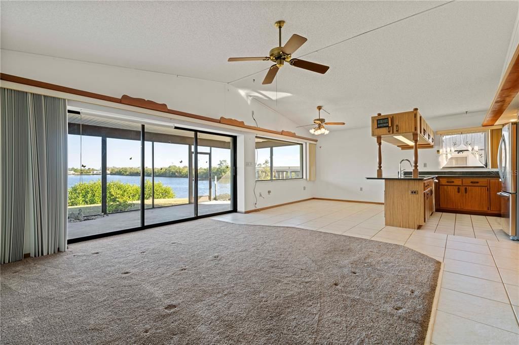 合同活跃: $395,000 (2 贝兹, 2 浴室, 1502 平方英尺)