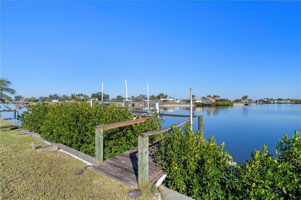 合同活跃: $395,000 (2 贝兹, 2 浴室, 1502 平方英尺)