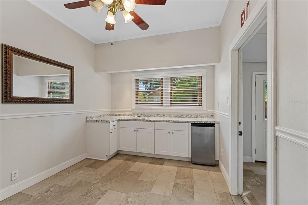 En Venta: $410,000 (4 camas, 1 baños, 1386 Pies cuadrados)