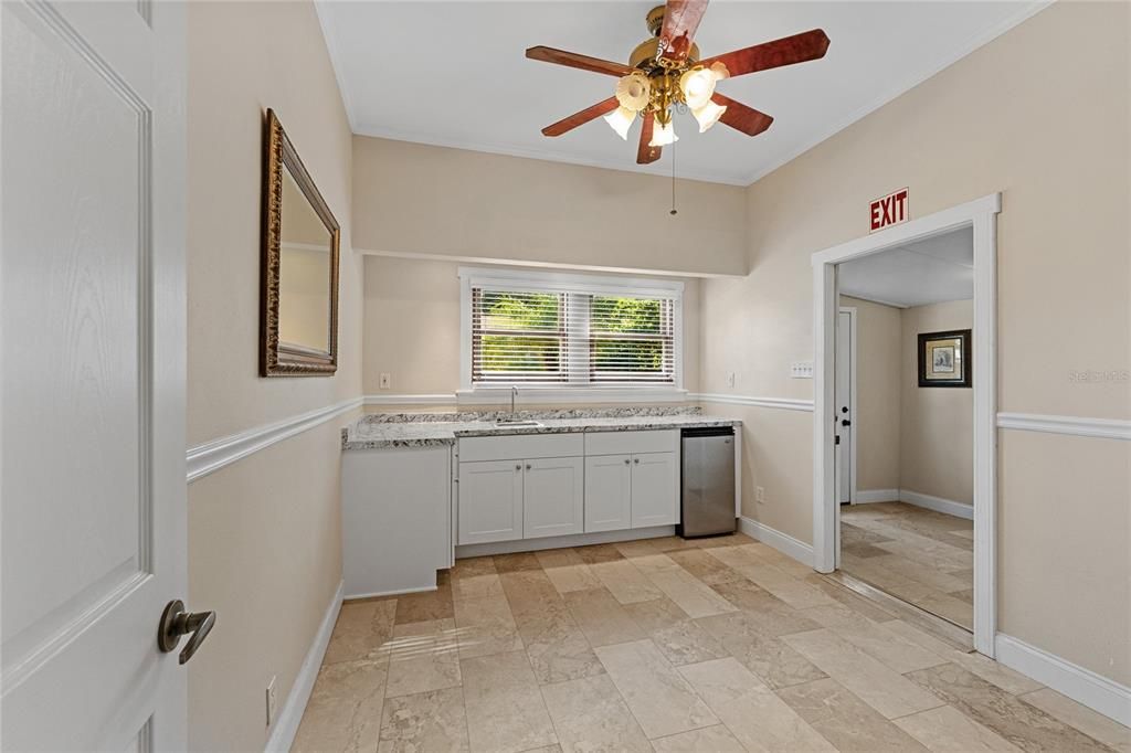 En Venta: $410,000 (4 camas, 1 baños, 1386 Pies cuadrados)