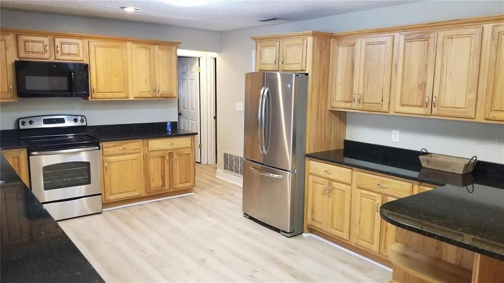 For Sale: $499,000 (3 beds, 2 baths, 1780 Square Feet)