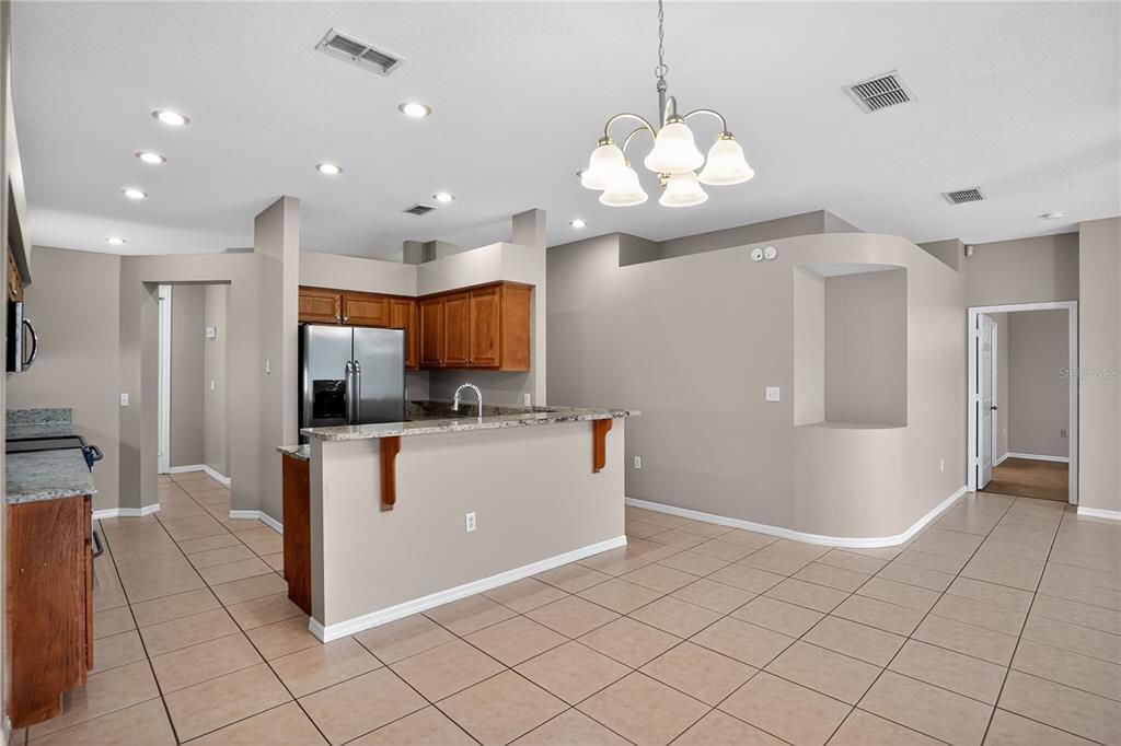 待售: $399,900 (4 贝兹, 2 浴室, 1701 平方英尺)