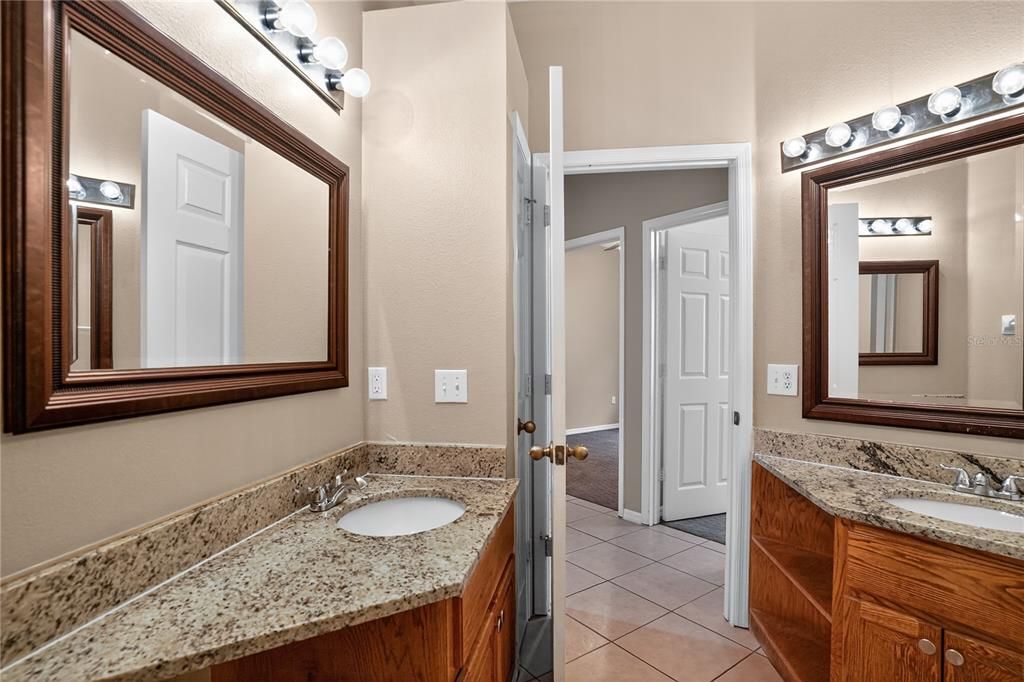 待售: $399,900 (4 贝兹, 2 浴室, 1701 平方英尺)