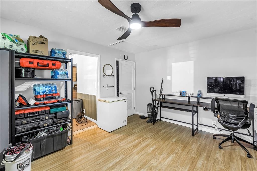 For Sale: $375,000 (3 beds, 1 baths, 1240 Square Feet)