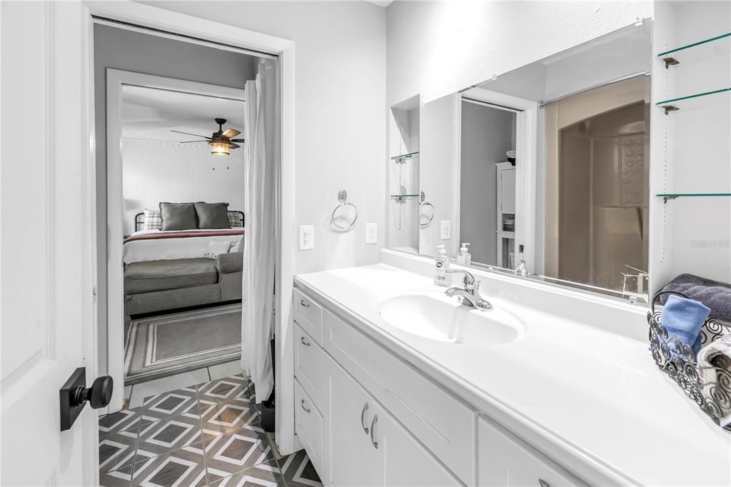 For Sale: $375,000 (3 beds, 1 baths, 1240 Square Feet)