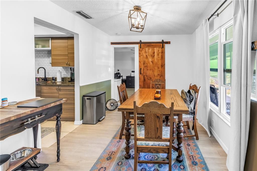 For Sale: $375,000 (3 beds, 1 baths, 1240 Square Feet)