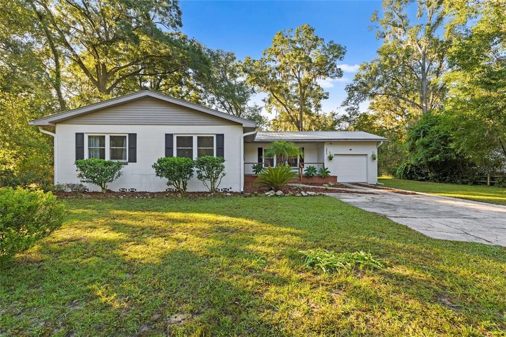 Active With Contract: $289,900 (3 beds, 1 baths, 1246 Square Feet)