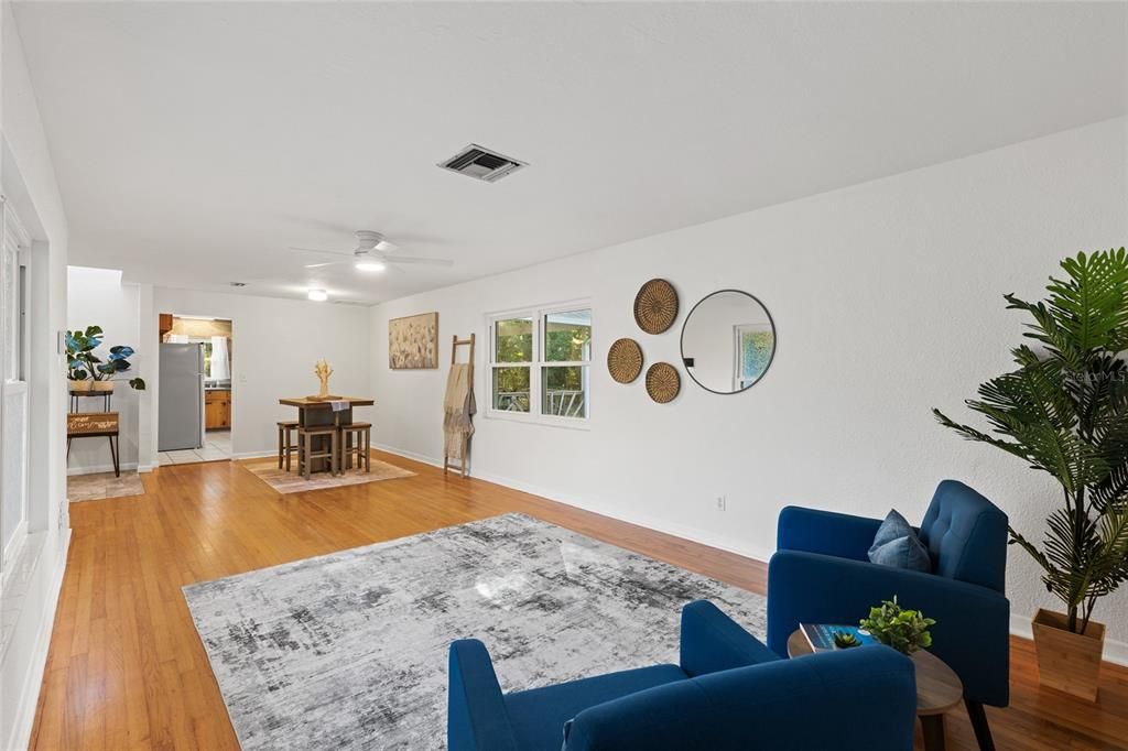 Active With Contract: $289,900 (3 beds, 1 baths, 1246 Square Feet)