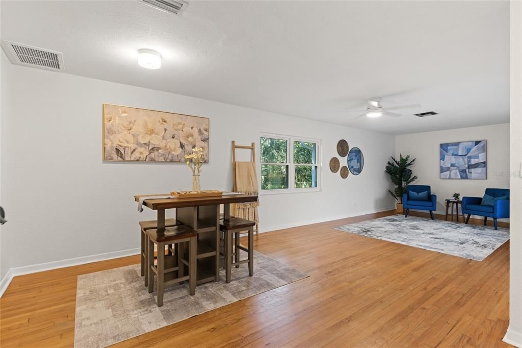 Active With Contract: $289,900 (3 beds, 1 baths, 1246 Square Feet)