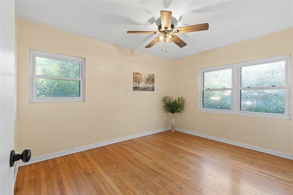 Active With Contract: $289,900 (3 beds, 1 baths, 1246 Square Feet)