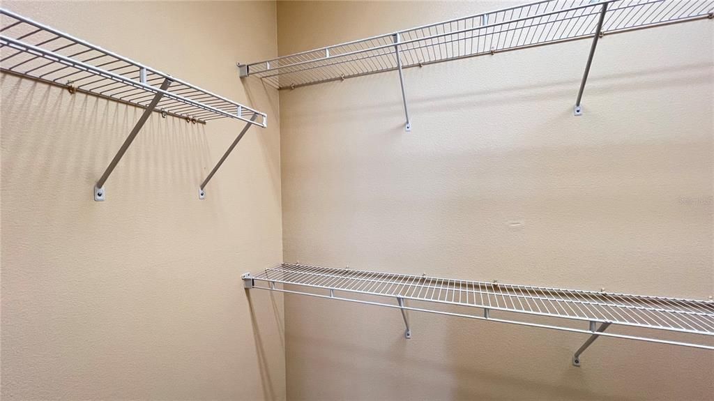 Activo con contrato: $2,000 (3 camas, 2 baños, 1929 Pies cuadrados)