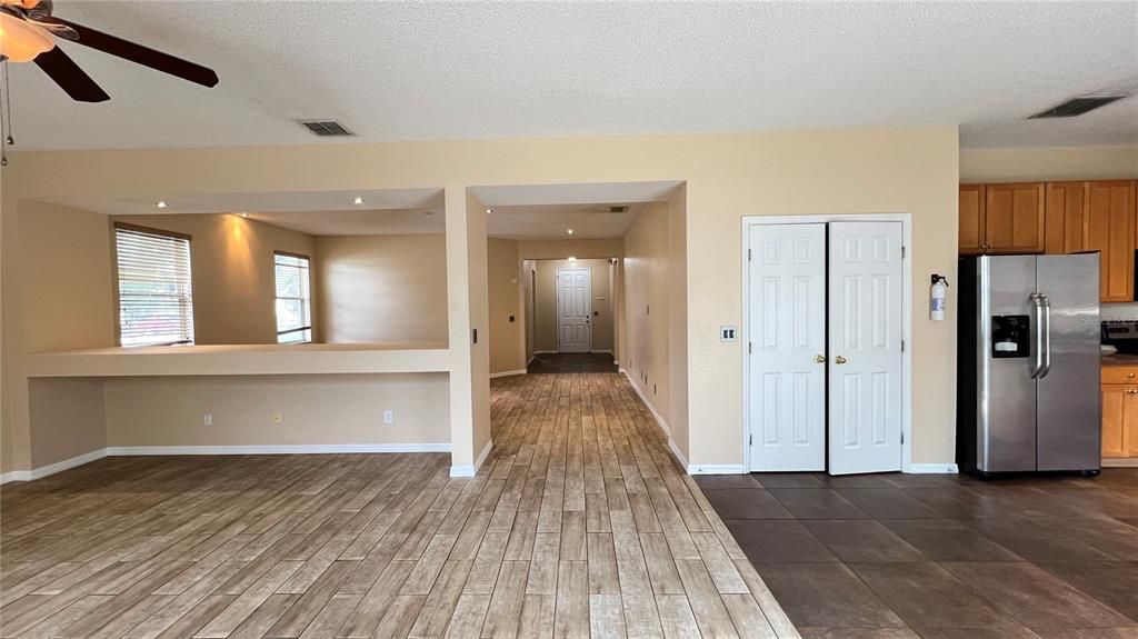 Activo con contrato: $2,000 (3 camas, 2 baños, 1929 Pies cuadrados)