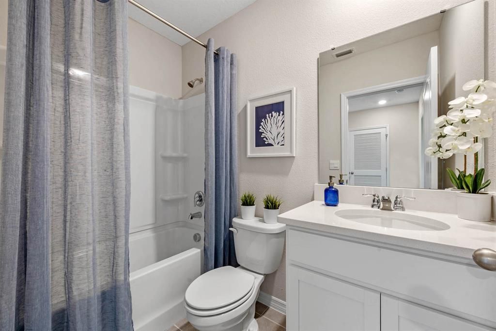 Active With Contract: $315,990 (3 beds, 2 baths, 1463 Square Feet)