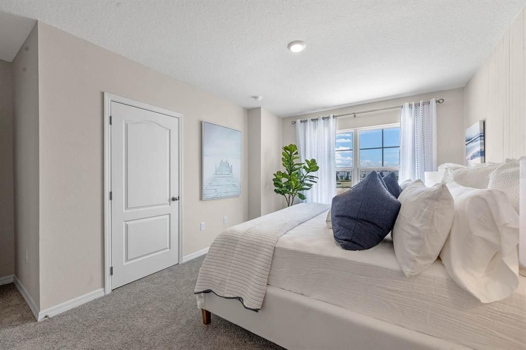 Active With Contract: $315,990 (3 beds, 2 baths, 1463 Square Feet)