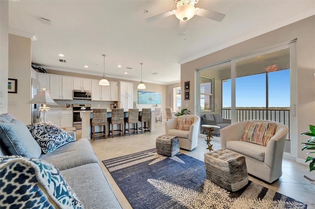 For Sale: $399,999 (2 beds, 2 baths, 1232 Square Feet)