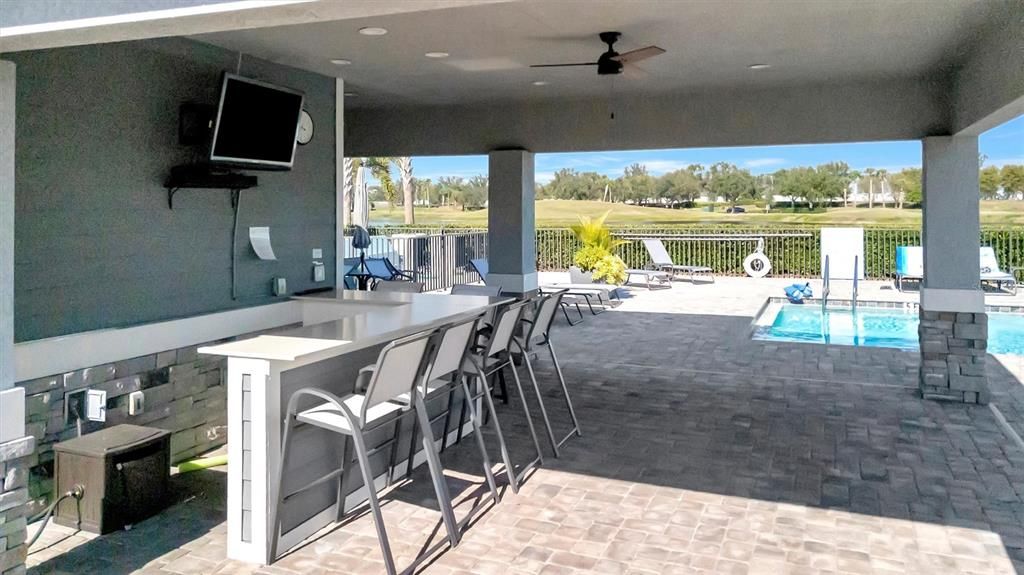 For Sale: $399,999 (2 beds, 2 baths, 1232 Square Feet)