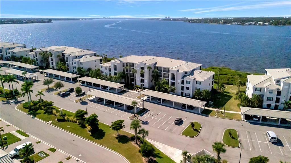 For Sale: $399,999 (2 beds, 2 baths, 1232 Square Feet)