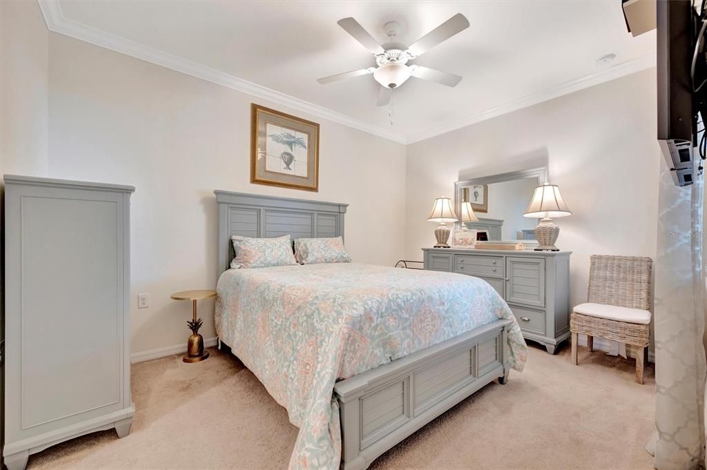 For Sale: $399,999 (2 beds, 2 baths, 1232 Square Feet)