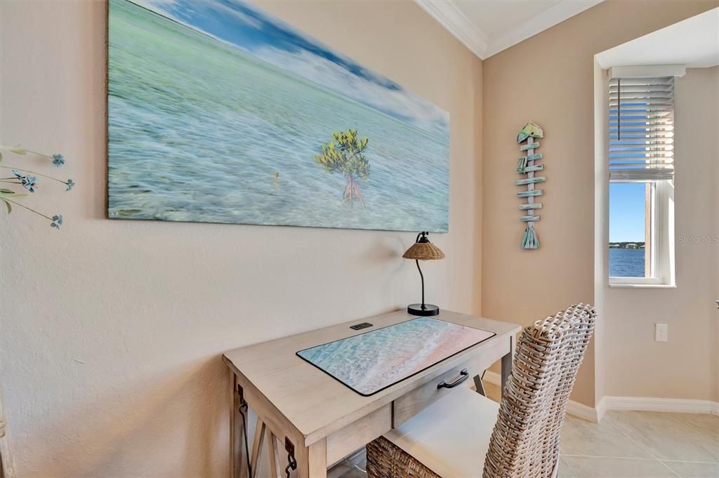 For Sale: $399,999 (2 beds, 2 baths, 1232 Square Feet)