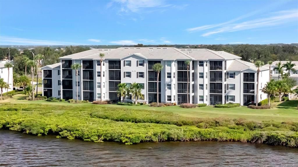 For Sale: $399,999 (2 beds, 2 baths, 1232 Square Feet)