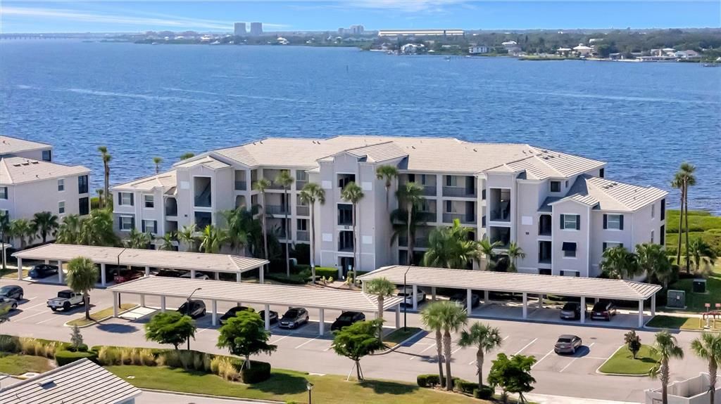 For Sale: $399,999 (2 beds, 2 baths, 1232 Square Feet)