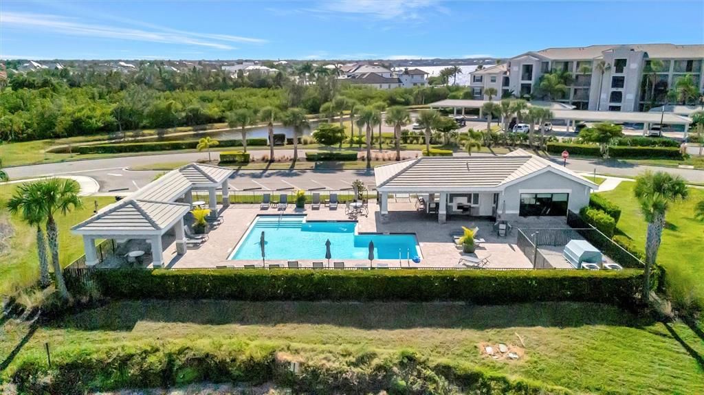 For Sale: $399,999 (2 beds, 2 baths, 1232 Square Feet)