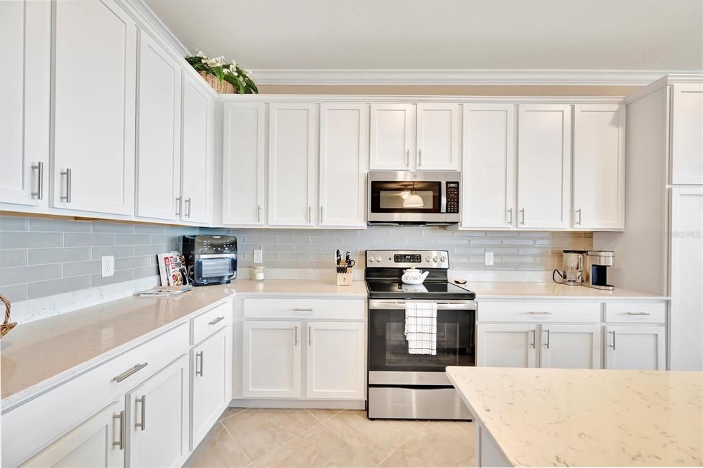 For Sale: $399,999 (2 beds, 2 baths, 1232 Square Feet)