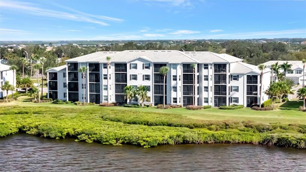 For Sale: $399,999 (2 beds, 2 baths, 1232 Square Feet)