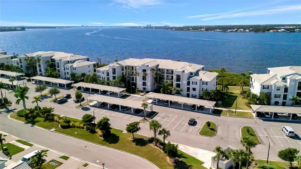 For Sale: $399,999 (2 beds, 2 baths, 1232 Square Feet)