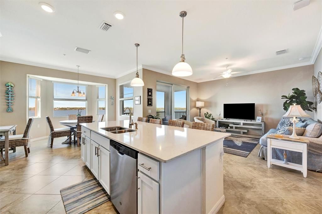 For Sale: $399,999 (2 beds, 2 baths, 1232 Square Feet)