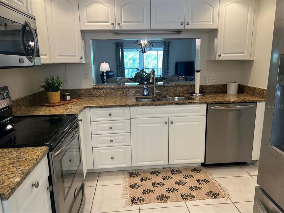 For Rent: $3,495 (2 beds, 2 baths, 1042 Square Feet)