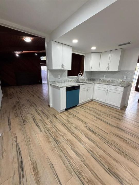 Active With Contract: $2,695 (3 beds, 2 baths, 1562 Square Feet)