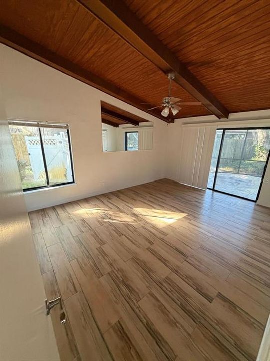 Active With Contract: $2,695 (3 beds, 2 baths, 1562 Square Feet)