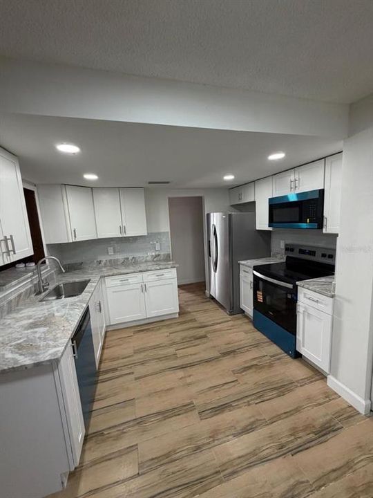 Active With Contract: $2,695 (3 beds, 2 baths, 1562 Square Feet)