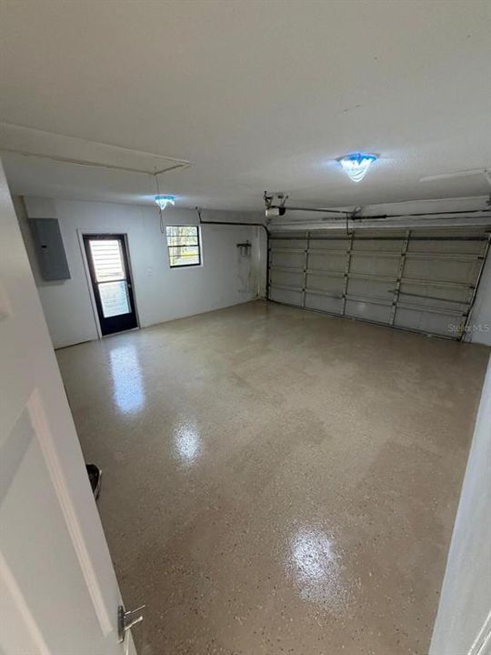 Active With Contract: $2,695 (3 beds, 2 baths, 1562 Square Feet)