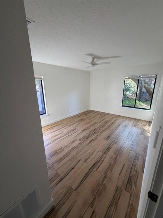 Active With Contract: $2,695 (3 beds, 2 baths, 1562 Square Feet)