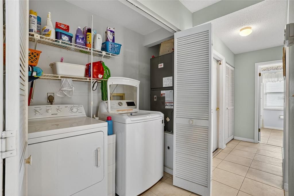 На продажу: $195,000 (2 спален, 2 ванн, 1189 Квадратных фут)