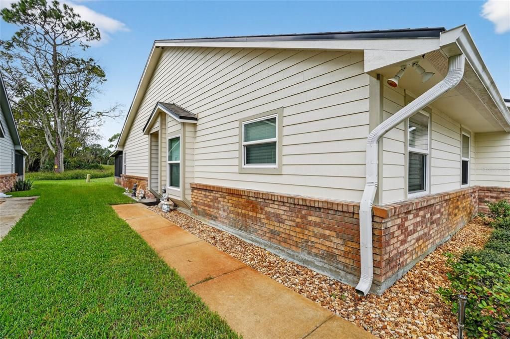 На продажу: $195,000 (2 спален, 2 ванн, 1189 Квадратных фут)