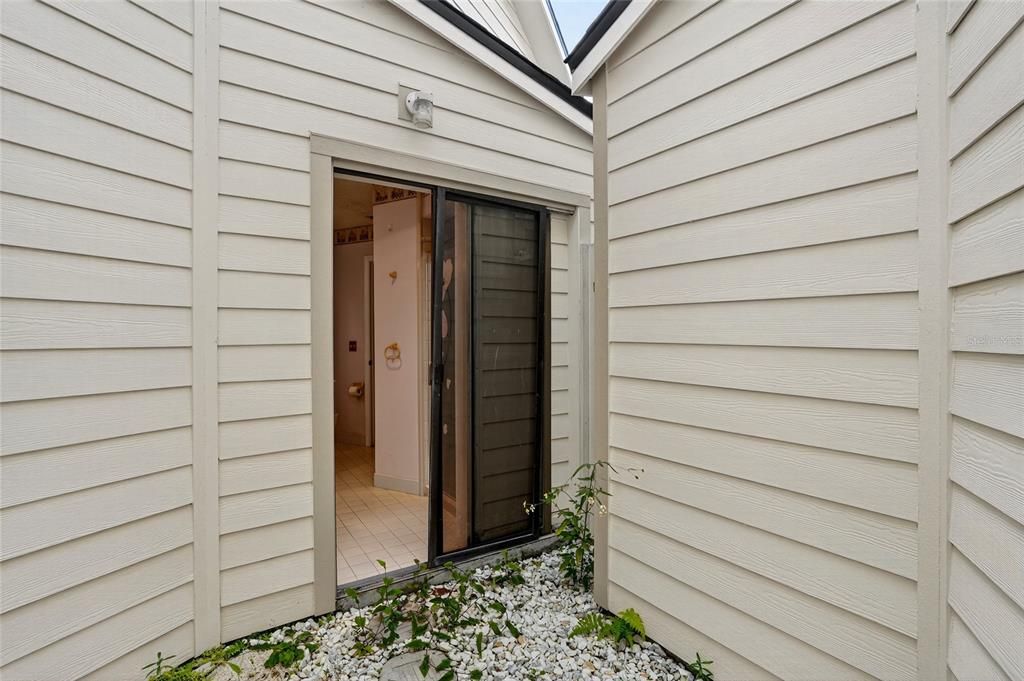 На продажу: $195,000 (2 спален, 2 ванн, 1189 Квадратных фут)