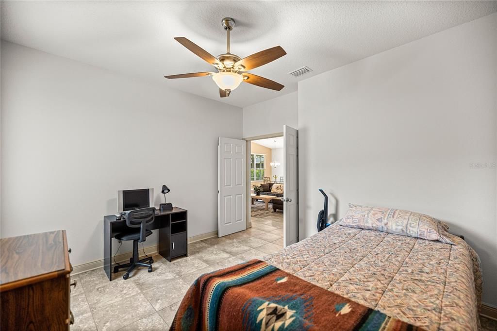 待售: $295,000 (2 贝兹, 2 浴室, 1654 平方英尺)