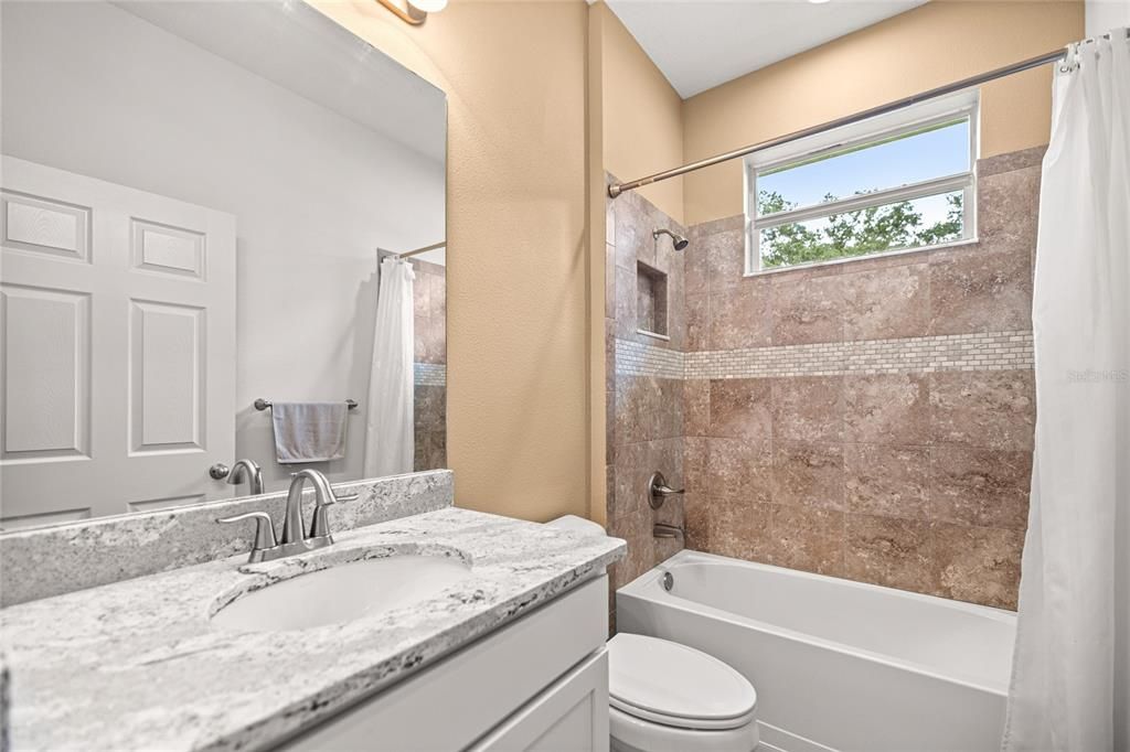 待售: $295,000 (2 贝兹, 2 浴室, 1654 平方英尺)