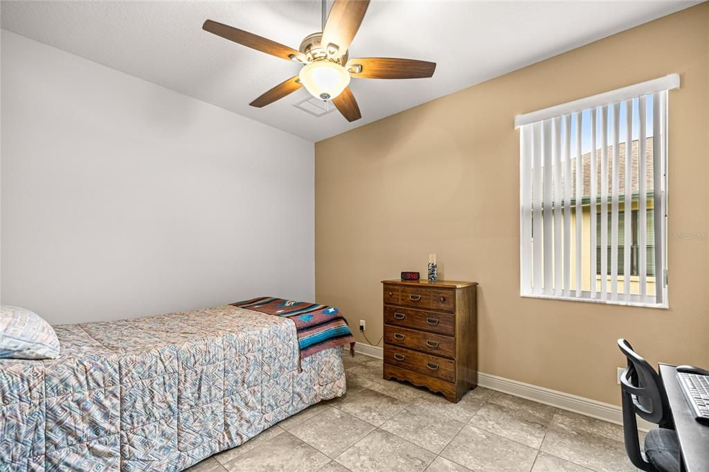 待售: $295,000 (2 贝兹, 2 浴室, 1654 平方英尺)