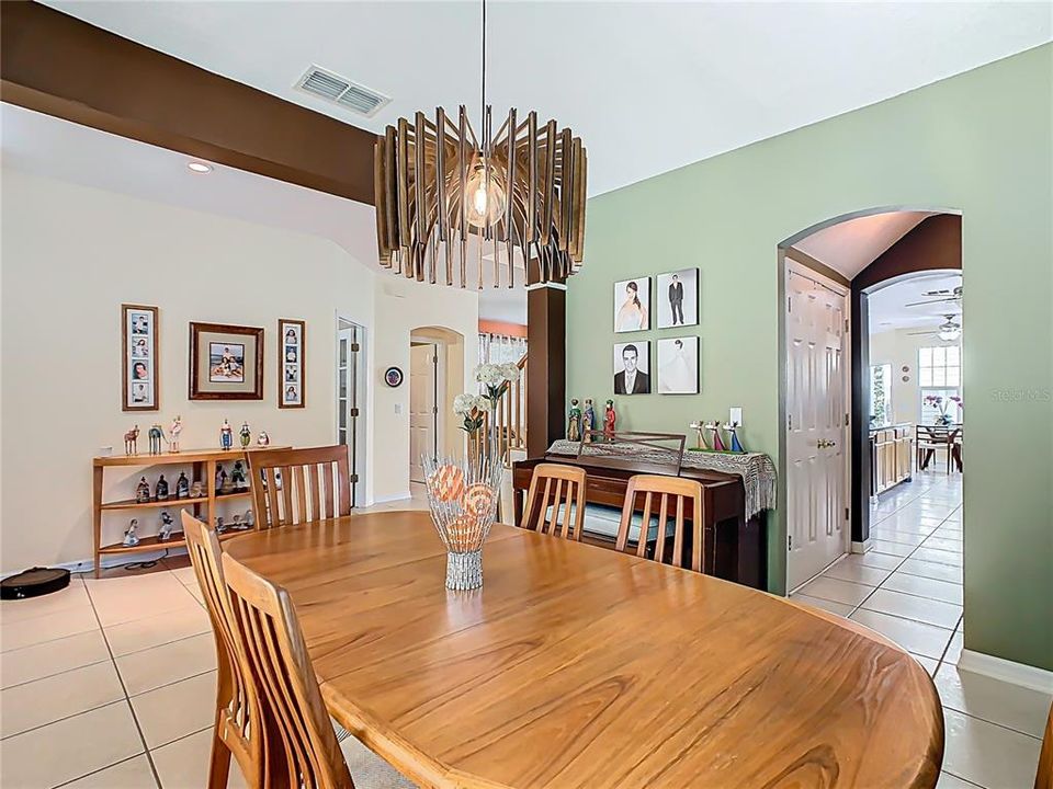 For Sale: $1,216,000 (6 beds, 3 baths, 2915 Square Feet)