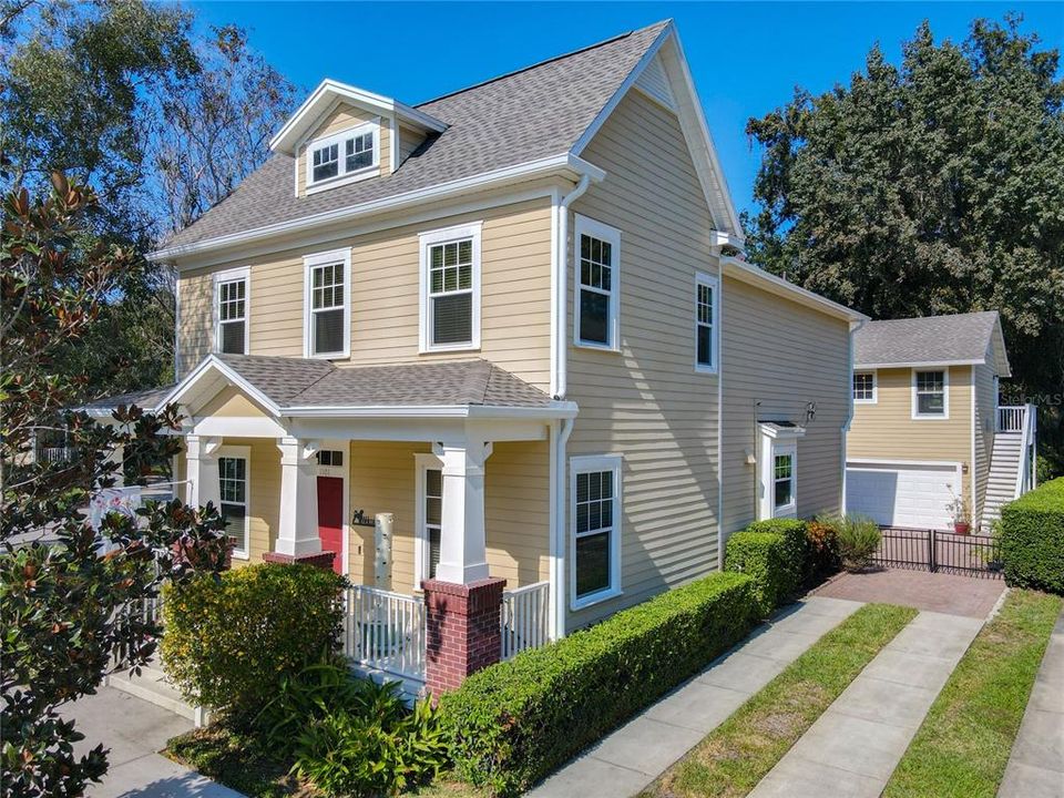 For Sale: $1,216,000 (6 beds, 3 baths, 2915 Square Feet)