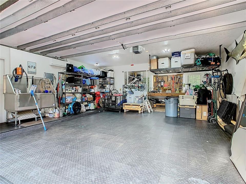 For Sale: $1,216,000 (6 beds, 3 baths, 2915 Square Feet)