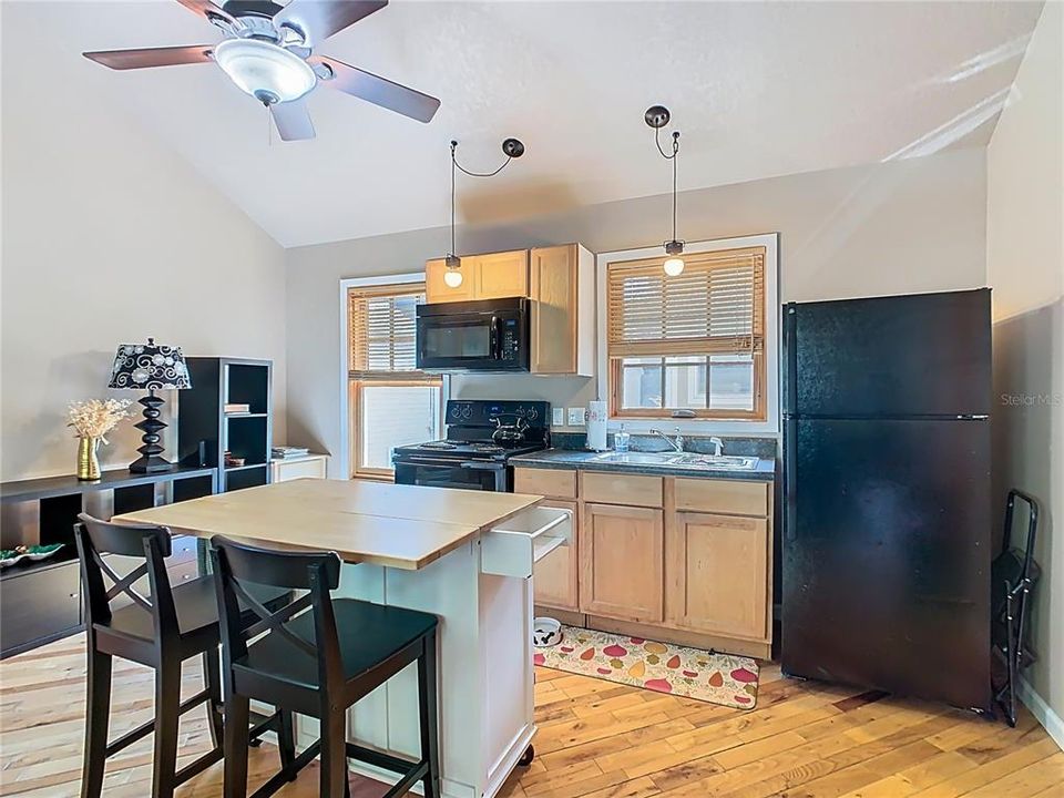 For Sale: $1,216,000 (6 beds, 3 baths, 2915 Square Feet)