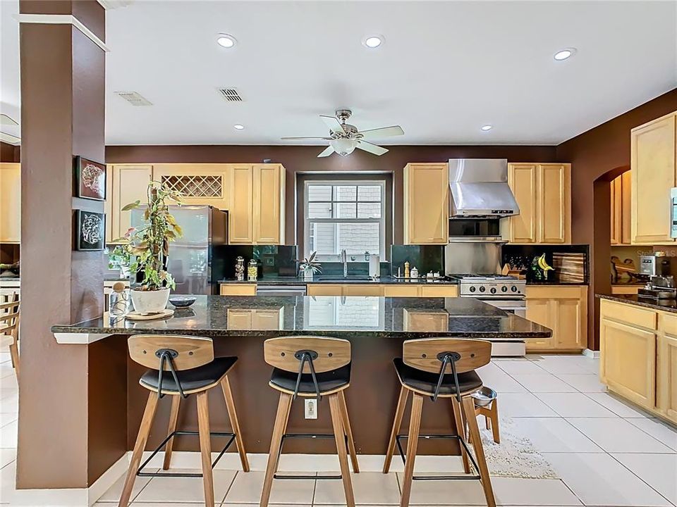 For Sale: $1,216,000 (6 beds, 3 baths, 2915 Square Feet)