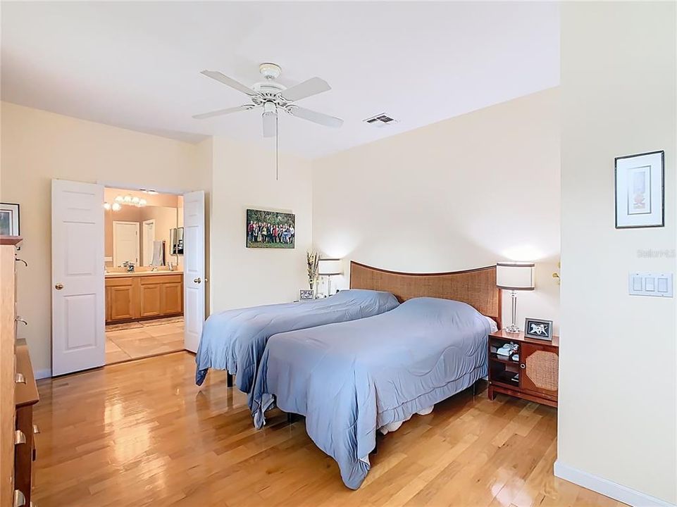 For Sale: $1,216,000 (6 beds, 3 baths, 2915 Square Feet)