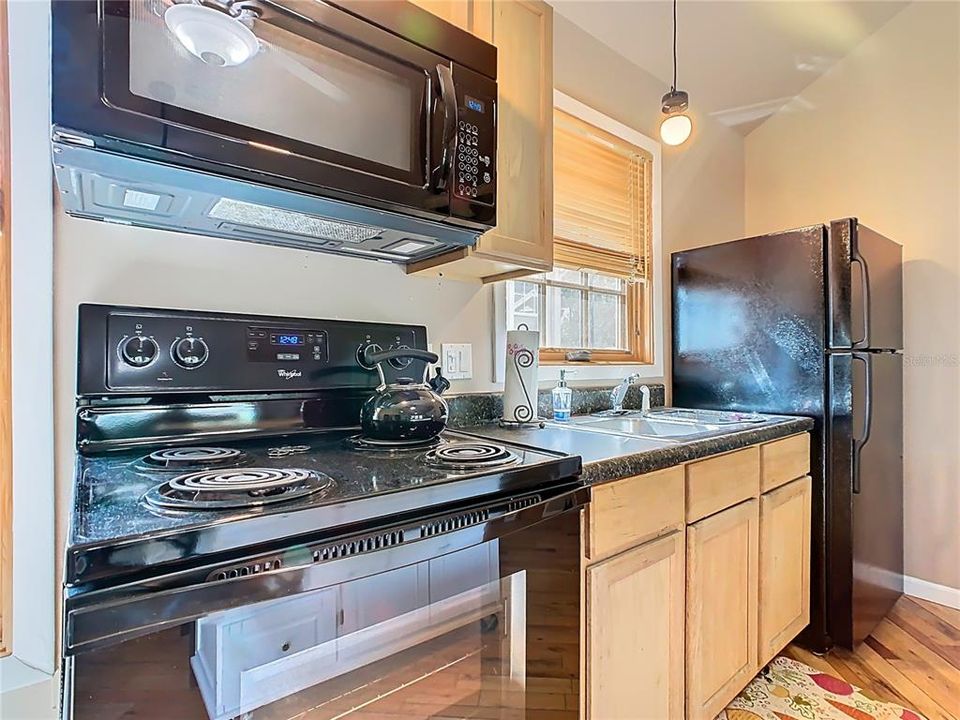 For Sale: $1,216,000 (6 beds, 3 baths, 2915 Square Feet)