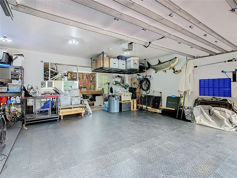 For Sale: $1,216,000 (6 beds, 3 baths, 2915 Square Feet)